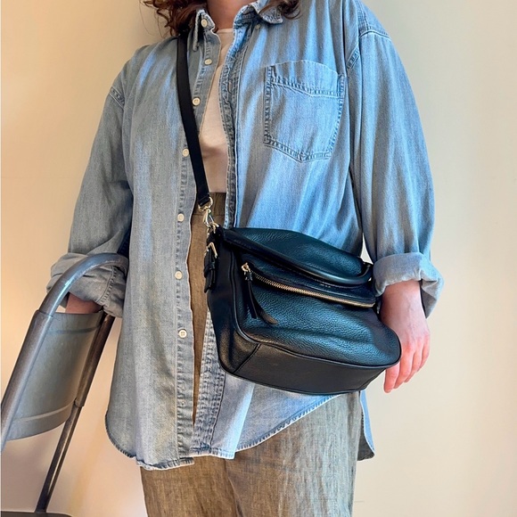 Kate Spade - Cobble Hill, Black Leather Crossbody Handbag Purse - Picture 5 of 11